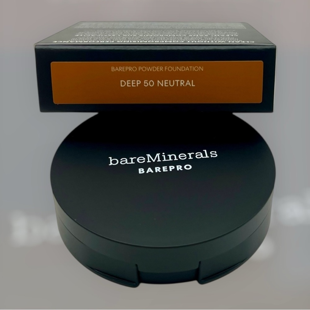 BAREPRO Talc-Free Matte Powder Foundation - Deep 50 Neutral - Picture 5 of 6
